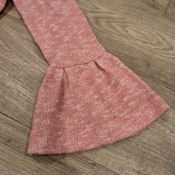 NWOT Arizona Girls Pink Bell Sleeve Sweater With Key Hole Cutout Size XXS (4-5) - Picture 4 of 6